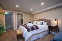 Mountain Adventure Getaway- Cozy 2-room condo in Eden with WiFi and washer/dryer