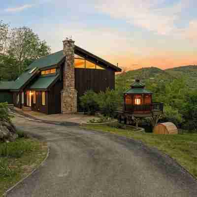 White Mtn Lux Retreat - Hot Tub, Sauna & Game Room Hotel Exterior