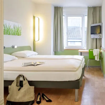 Ibis Budget Grenoble Sud Seyssins Các khách sạn gần Kim tự tháp Summum