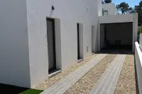 Holiday home with pool 15 minutes walk from the beach and 5 minutes from Aroeira golf course