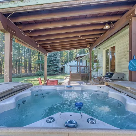White Salmon River House