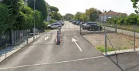 納提克酒店 - 停車場