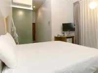 Designed Hostel - Follow Me Hotels near Yilan Sancing Temple