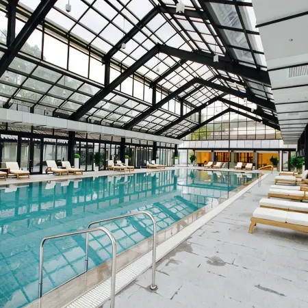 Yinghu Hotel