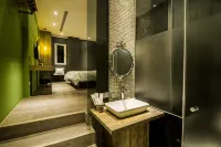 Huwei Hotel