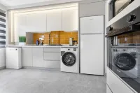 Zeluxe Suite Hotel