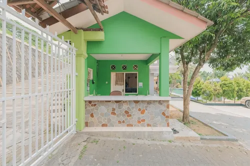 Overstay Villa Batu Megamendung Puncak RedPartner - Bintang 2