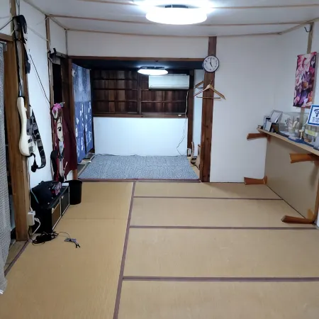 Private rental accommodation in an old traditional house currently closed as a DIY restaurant!