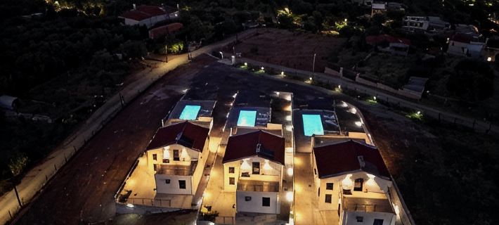 PIERRES BLANCHES WITH PRIVATE POOLS Hotele w: Lesbos