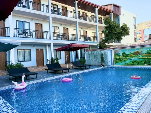 Avenue Hotel VangVieng - С бассейном