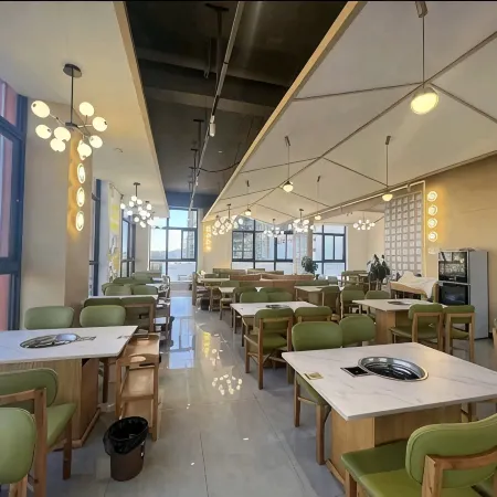 Anning Qifeier Hotel