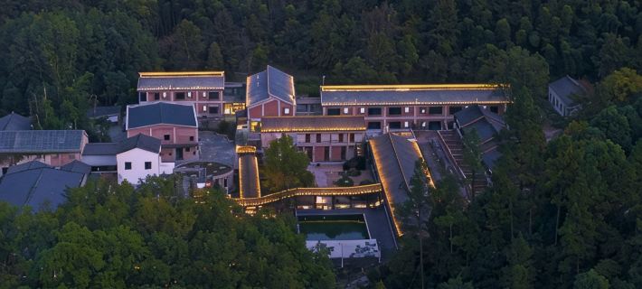 Chizhou Red Monograph Resort Hotel (Jiuhua Tianchi) Hotele w: Chizhou