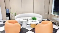 利辛七彩アートホテル（五一広場）