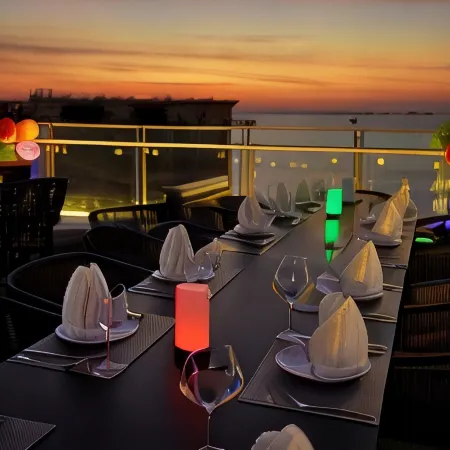 Seascape Palace Hotel Отели рядом с достопримечательностью «Храм Ват Леу»