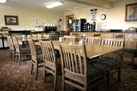 Wingate by Wyndham Mount Vernon - 朝食