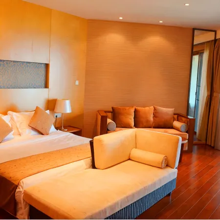 Wanhai Peninsula Resort Hotel (Qingshui Bay, Lingshui)