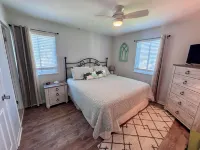 POOL, PARKING, 2BR 2 BA, walk to town! -  Habitaciones en casas particulares