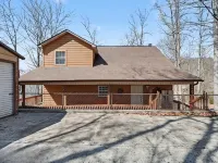 Lakefront Vacation Home, Covered Dock, Located in Big Creek - 3つ星