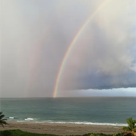 2BR Comfortable Condo with Easy Beach Access