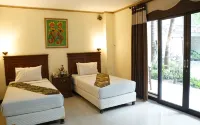 Yusro Hotel Restaurant & Convention