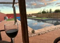 Rustic Villa with Private Pool near Ocean, Hiking & Cycling Trails – Sleeps 9 - ヴィラ