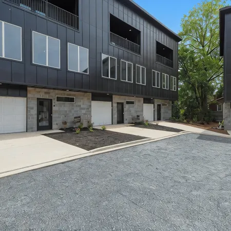 2BR 2.5 Downtown Oasis Full Kitchen, Pet Friendly, Close to Silos Food Hall Отели в г. Исли