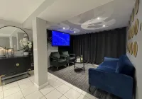 The Circle Suite Near JFK Airport - 방갈로