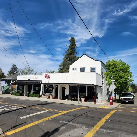 Napa Valley Downtown Apartment – Walkable Location, 31+Day Stays
