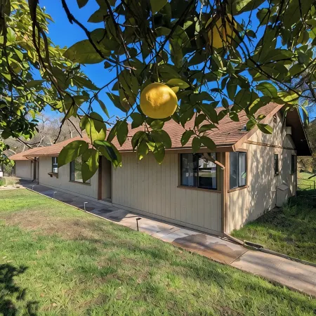 Peaceful Three Rivers Retreat Near Sequoia National Park with EV Charger, AC