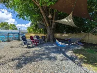 Casa Lula Beach Retreat, 3BR Near Coast, Arecibo Comfort, Nature & Relaxation Hotels in Arecibo