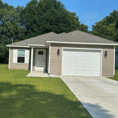 Charming 3-bedroom 2-bath new build in the heart of crestview