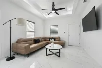 Brand NEW Cozy 3 Bedroom Apartment conveniently located in Pharr-McAllen area! - Homestays