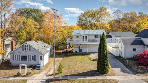 Beulah Apartment with Scenic Lake Views, Just 5 Minutes Away from the Beach! - 4-Star