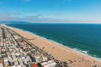 1 Block to Beach Heaven Chic 2BD