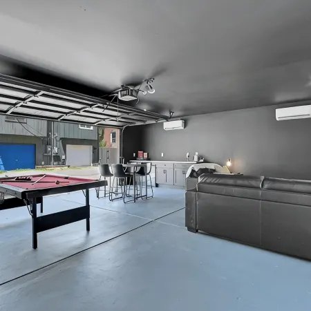 The Clarkson Manor - Relax in Style w/ Outdoor Spa & Game Room