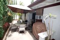 Tradewind Bungalow, in Kailua on Oahu - Kitchens