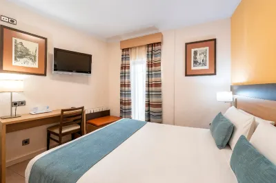 Hostal Ballesta Hotels near Barcelo Theatre