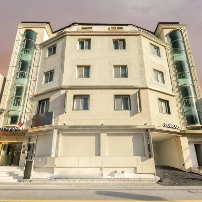 Yeosu Hakdong Yaja Các khách sạn gần Sân vận động Mangma