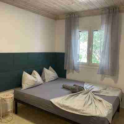 Top holiday home private pool by the sea with private garden for single use Rooms