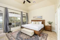 Vista Grande: 4,600 Sq Ft Luxury Home with Heatable Pool, Sports Court & Views - Wifi