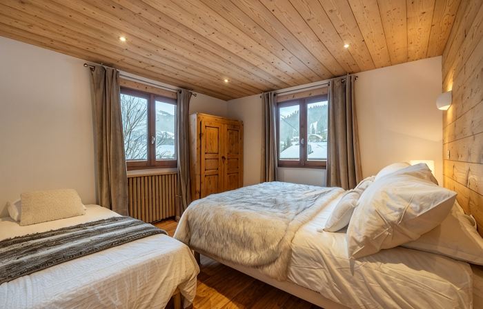 4-star apartment in a magnificent Savoyard chalet - 50 m from the slopes