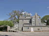 The Grand Colonial Manor on East 11th - 3 Kings! Hotels in Anniston