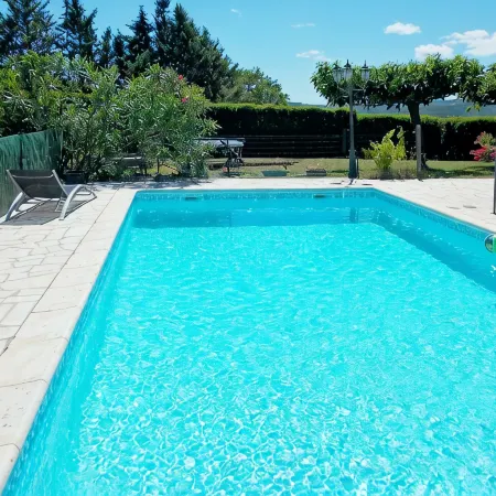Superb comfortable and spacious villa with beautiful pool, Gard Provencal