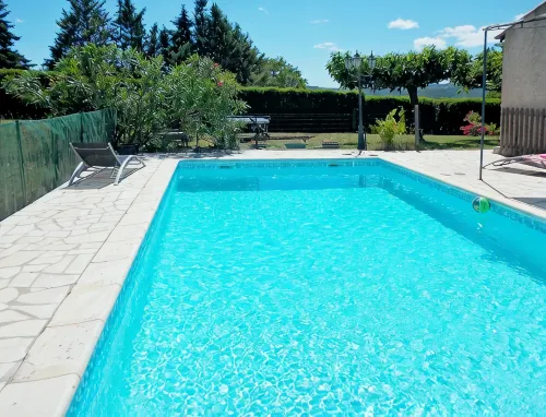 Superb comfortable and spacious villa with beautiful pool, Gard Provencal