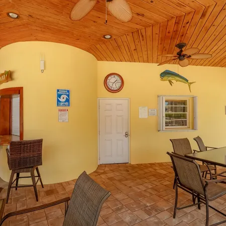 Idyllic Tropical Paradise Overlooking the Fabulous Florida Bay.