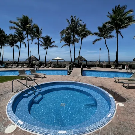 Beachfront Luxury 2 BR Apartment Playa Royale Towers, Nuevo Vallarta, MEXICO