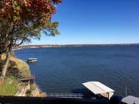 "Sunrise Cottage" Beautiful Lakefront Panoramic View W/ Hot Tub and Boat Dock