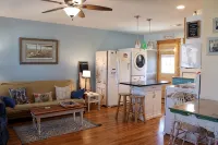 Cute cottage within walking distance to historic downtown Beaufort, NC. - Homestays