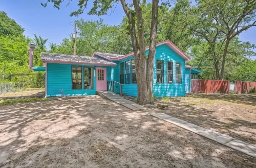 Lakefront Beach House Retreat - Escape to Nature! - 3 estrellas