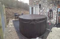 Unique  and Cozy A-Frame Retreat in the Hocking Hills - Hot Tub